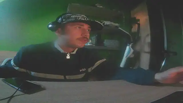 Snapshot of capoloveu chatting on March 3, 3:14 pm capoloveu online show from March 3, 3:14 pm