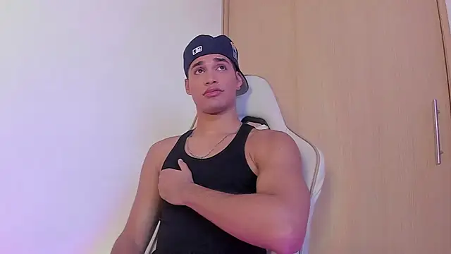 Jimmy Leeh  online show from December 14, 9:35 pm