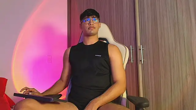 Jimmy Leeh  online show from October 9, 9:52 pm