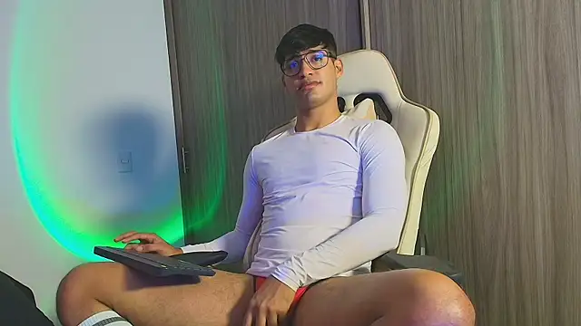 Jimmy Leeh  online show from October 22, 4:16 am