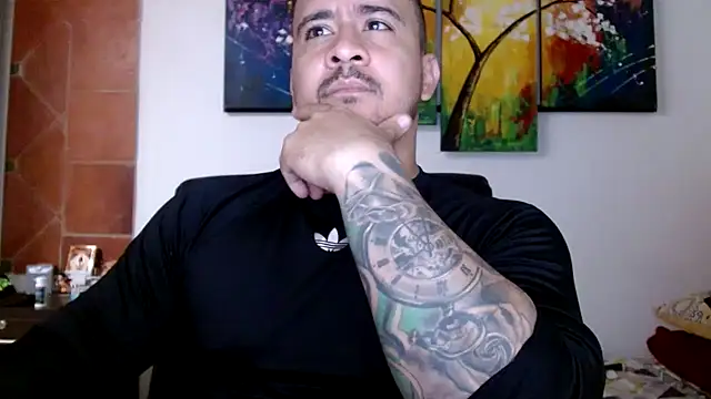 Snapshot of christian_colombian1 chatting on December 13, 12:28 pm christian colombian1 online show from December 13, 12:28 pm