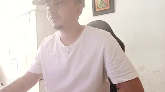 Snapshot of myke_andrade chatting on September 20, 12:49 pm myke andrade online show from September 20, 12:49 pm