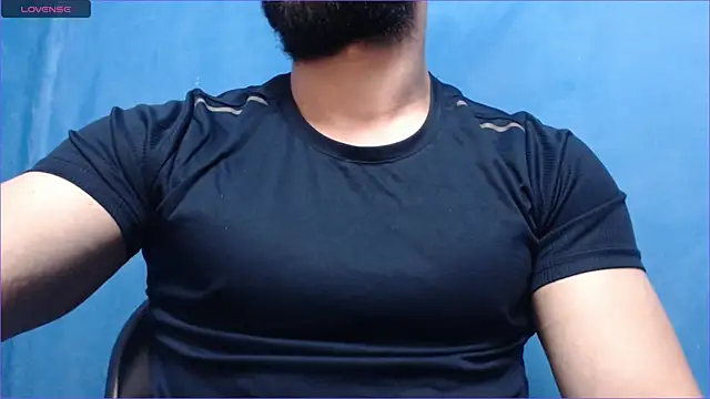 Snapshot of alex_blu chatting on October 17, 9:46 am alex blu online show from October 17, 9:46 am