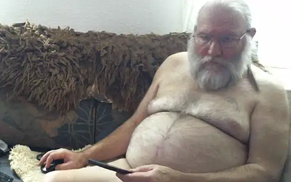 Snapshot of SexySantaC chatting on December 4, 8:29 pm SexySantaC online show from December 4, 8:29 pm