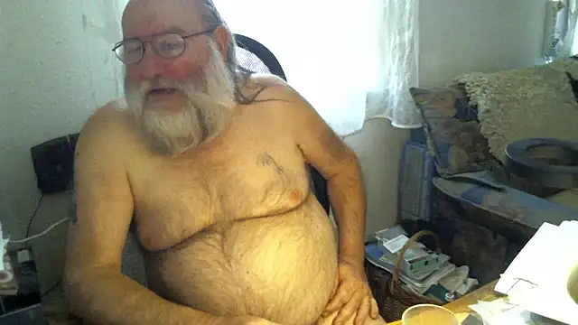 Snapshot of SexySantaC chatting on September 30, 7:57 am SexySantaC online show from September 30, 7:57 am