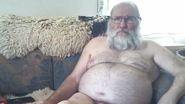 Snapshot of SexySantaC chatting on September 8, 3:00 pm SexySantaC online show from September 8, 3:00 pm