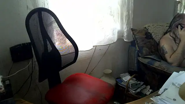 Snapshot of SexySantaC chatting on October 5, 11:58 am SexySantaC online show from October 5, 11:58 am