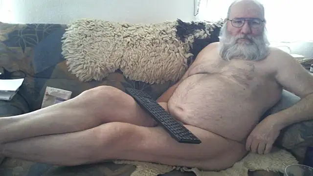 Snapshot of SexySantaC chatting on September 13, 6:36 am SexySantaC online show from September 13, 6:36 am