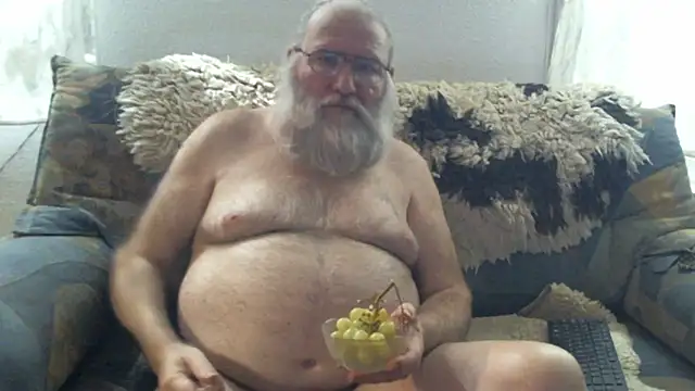 Snapshot of SexySantaC chatting on October 3, 6:46 pm SexySantaC online show from October 3, 6:46 pm
