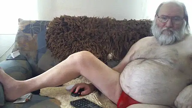 Snapshot of SexySantaC chatting on December 13, 1:22 pm SexySantaC online show from December 13, 1:22 pm
