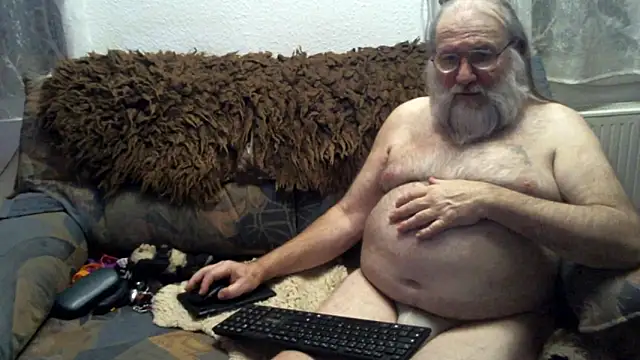 Snapshot of SexySantaC chatting on January 20, 1:21 pm SexySantaC online show from January 20, 1:21 pm
