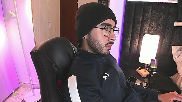 ItsMeEros online show from April 13, 11:27 pm