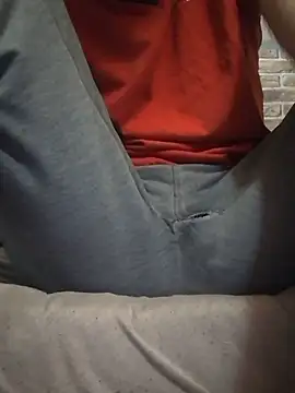 Adamvarga0318 online show from February 20, 12:25 pm