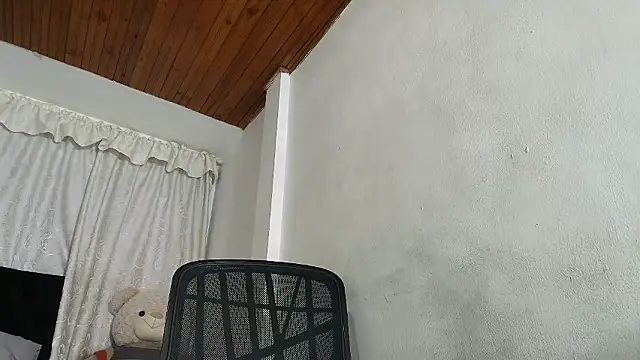 sam her online show from January 15, 9:06 pm