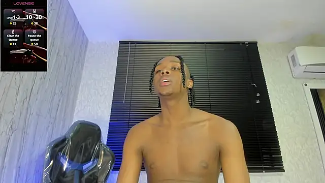 Snapshot of DominicSccott chatting on January 5, 12:31 pm DominicSccott online show from January 5, 12:31 pm