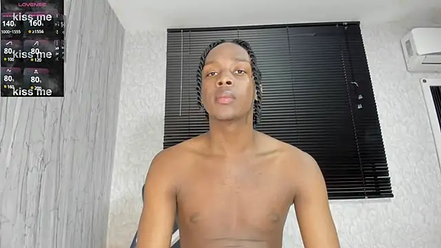 Snapshot of DominicSccott chatting on January 9, 12:30 pm DominicSccott online show from January 9, 12:30 pm