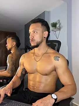 Snapshot of ARON_TAYLER01 chatting on January 23, 12:41 pm ARON TAYLER01 online show from January 23, 12:41 pm