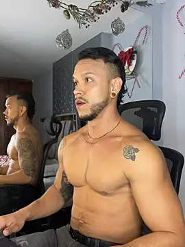 Snapshot of ARON_TAYLER01 chatting on December 13, 12:28 pm ARON TAYLER01 online show from December 13, 12:28 pm