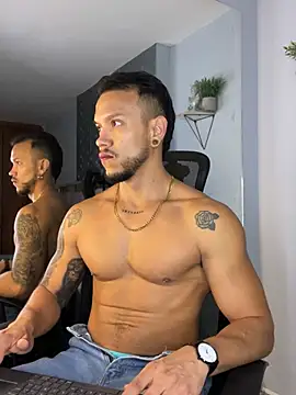 Snapshot of ARON_TAYLER01 chatting on January 8, 12:37 pm ARON TAYLER01 online show from January 8, 12:37 pm