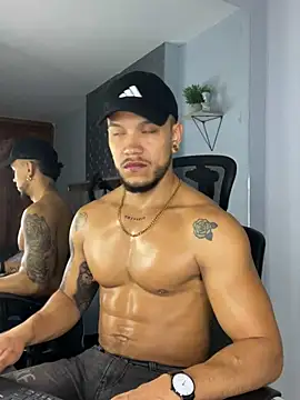Snapshot of ARON_TAYLER01 chatting on February 4, 12:55 pm ARON TAYLER01 online show from February 4, 12:55 pm