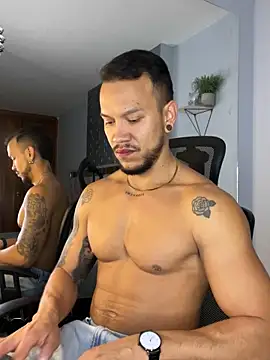Snapshot of ARON_TAYLER01 chatting on January 11, 12:40 pm ARON TAYLER01 online show from January 11, 12:40 pm