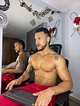 Snapshot of ARON_TAYLER01 chatting on December 3, 12:27 pm ARON TAYLER01 online show from December 3, 12:27 pm