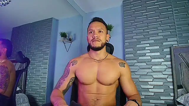 ARON TAYLER01 online show from February 17, 10:36 am