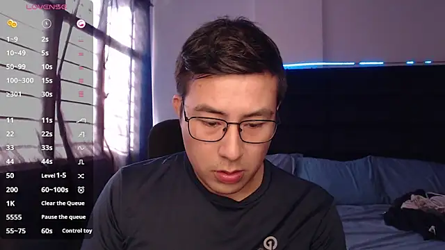 andrewmhilton  online show from November 11, 9:20 pm