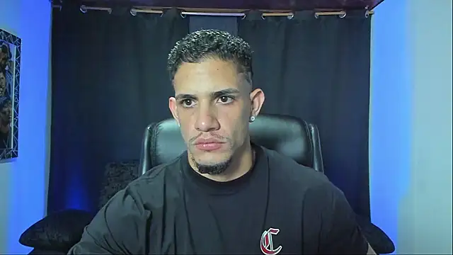 jhonnysnow17 online show from January 12, 1:31 am