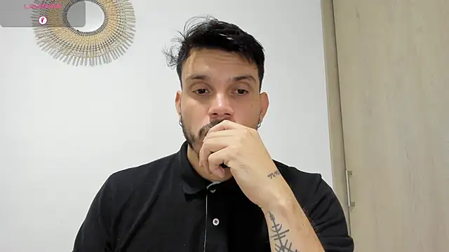 alejandro stark online show from December 17, 7:26 pm