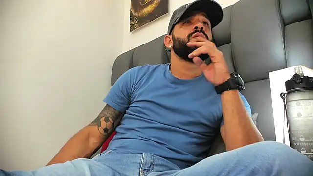 Thiagogomez online show from April 1, 7:11 pm