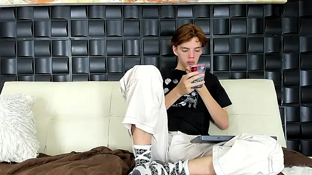 daniel hot03 online show from March 19, 9:37 pm