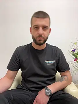 ElChapoGuzman95 online show from February 13, 4:50 pm