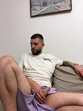 ElChapoGuzman95 online show from December 15, 8:47 pm