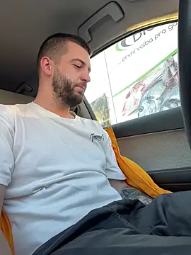 ElChapoGuzman95 online show from February 19, 6:22 am