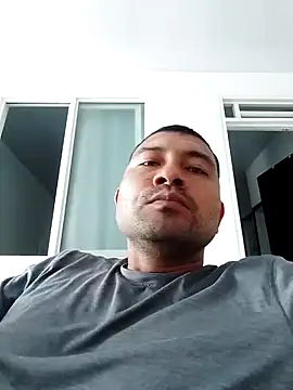 harreina online show from February 4, 7:00 pm