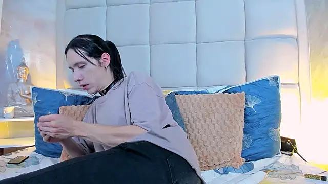 Hecatee 77 online show from October 17, 8:24 pm