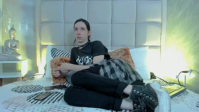 Hecatee 77 online show from February 9, 8:02 pm