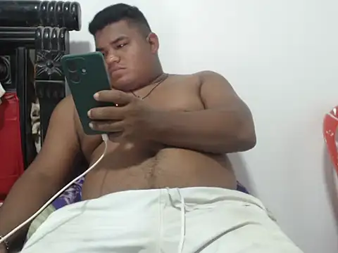 Snapshot of PONSE_LATINO chatting on October 5, 5:50 pm PONSE LATINO online show from October 5, 5:50 pm