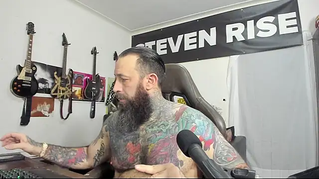 Snapshot of StevenRiseNYC chatting on January 31, 11:24 pm StevenRiseNYC online show from January 31, 11:24 pm