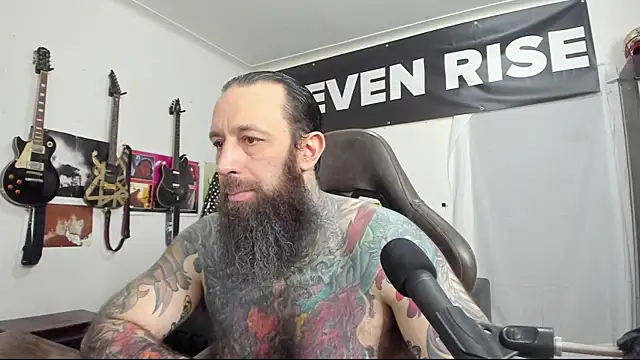 Snapshot of StevenRiseNYC chatting on January 6, 12:59 am StevenRiseNYC online show from January 6, 12:59 am