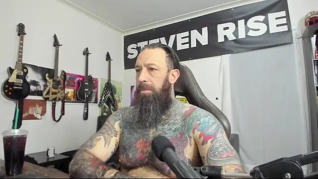 Snapshot of StevenRiseNYC chatting on February 3, 1:08 pm StevenRiseNYC online show from February 3, 1:08 pm