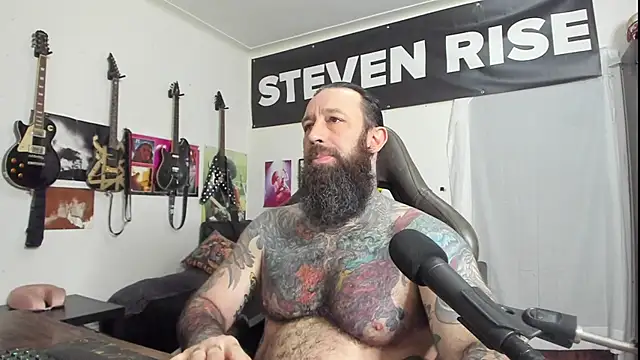 Snapshot of StevenRiseNYC chatting on December 11, 6:26 pm StevenRiseNYC online show from December 11, 6:26 pm