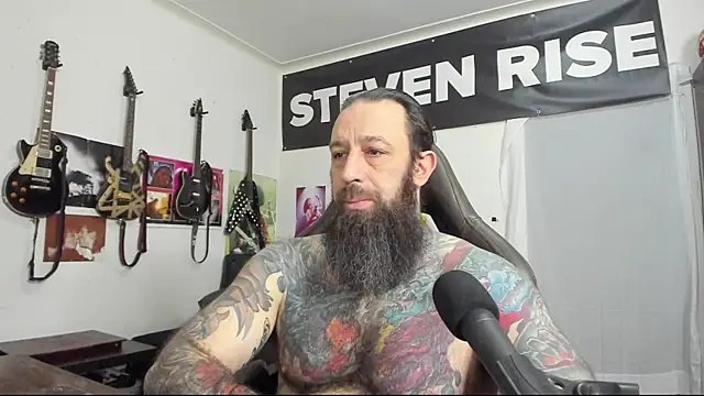 Snapshot of StevenRiseNYC chatting on January 2, 12:13 pm StevenRiseNYC online show from January 2, 12:13 pm