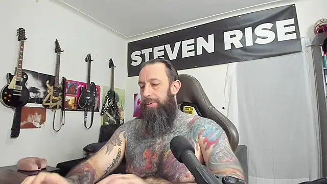 Snapshot of StevenRiseNYC chatting on December 3, 3:22 pm StevenRiseNYC online show from December 3, 3:22 pm