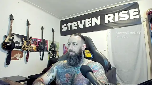 Snapshot of StevenRiseNYC chatting on September 11, 2:21 am StevenRiseNYC online show from September 11, 2:21 am
