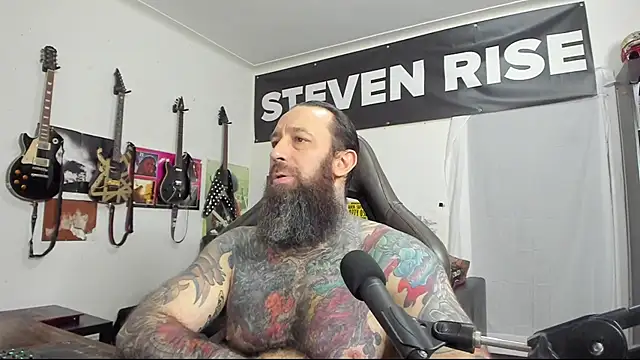 Snapshot of StevenRiseNYC chatting on December 28, 11:16 pm StevenRiseNYC online show from December 28, 11:16 pm