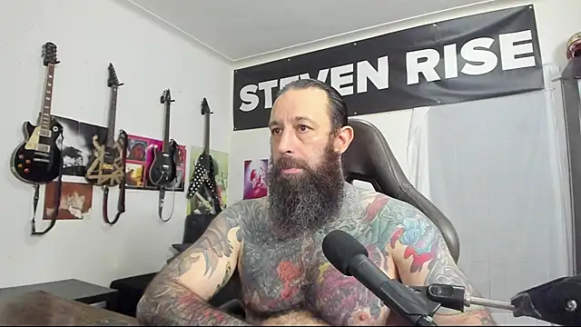 Snapshot of StevenRiseNYC chatting on December 27, 1:22 am StevenRiseNYC online show from December 27, 1:22 am