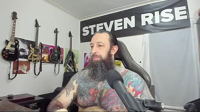 Snapshot of StevenRiseNYC chatting on January 3, 12:41 pm StevenRiseNYC online show from January 3, 12:41 pm