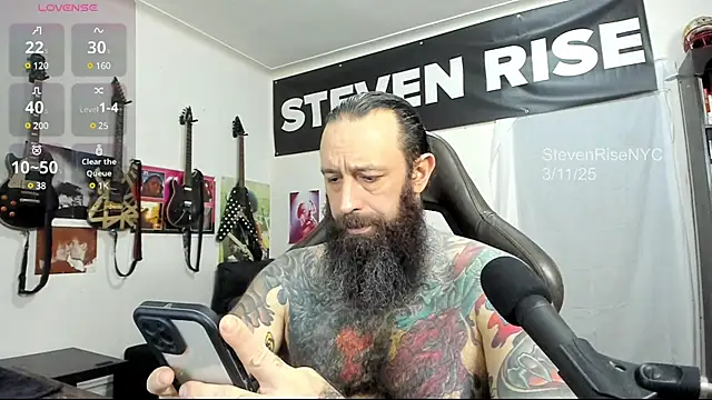 Snapshot of StevenRiseNYC chatting on March 12, 2:20 am StevenRiseNYC online show from March 12, 2:20 am